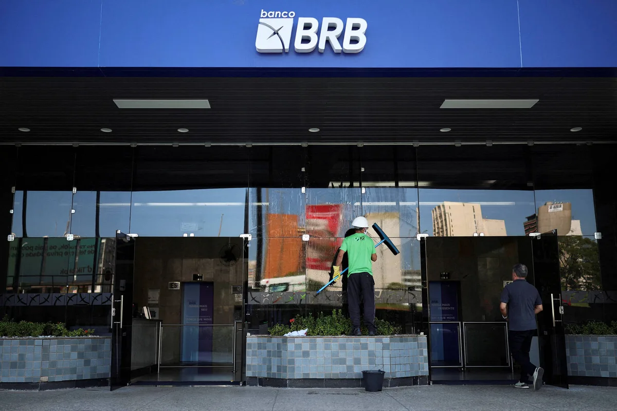 Ações do BRB serão negociadas apenas em leilão por falta de entrega de informações, diz B3