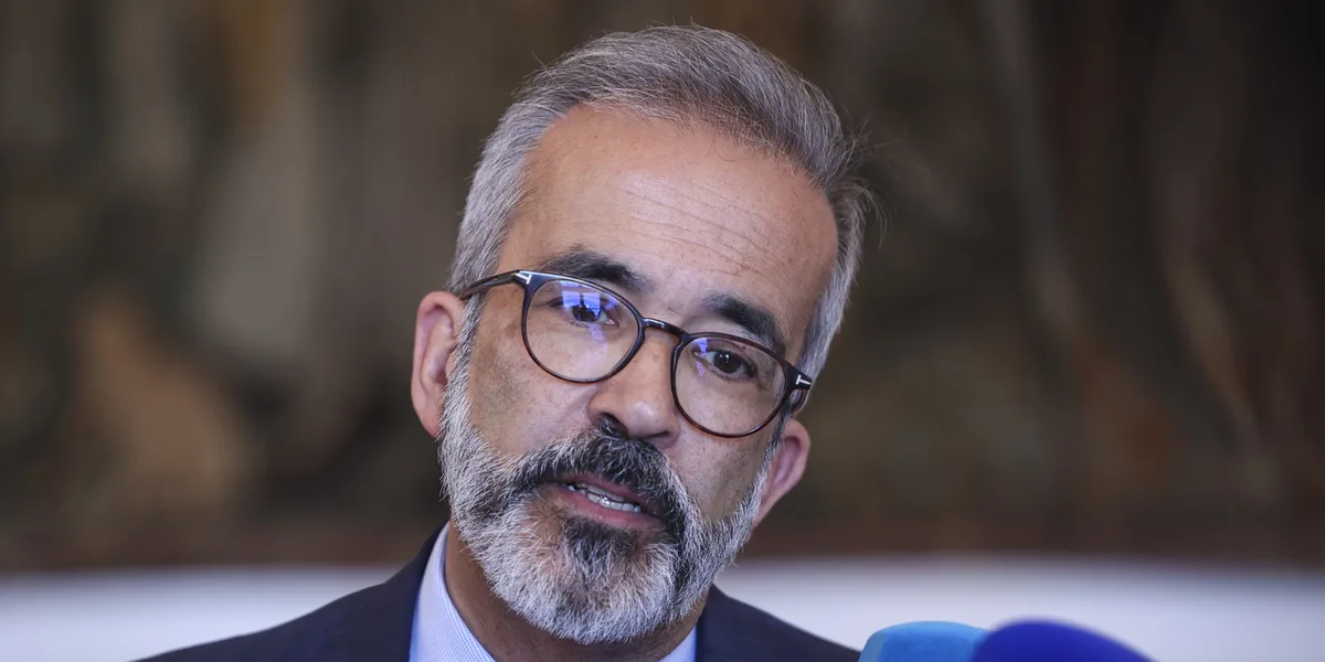 Ministro dos Negócios Estrangeiros português critica medidas com "efeito chamada" de migrantes em Ceuta