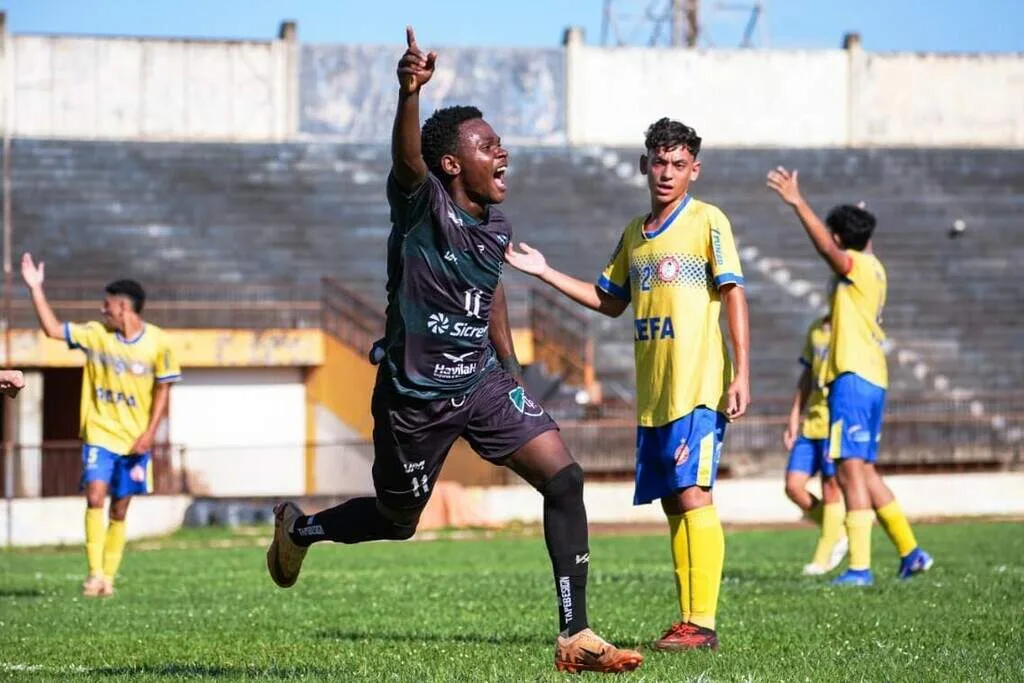 Estadual Sub-17 define semifinalistas neste sábado em quatro jogos