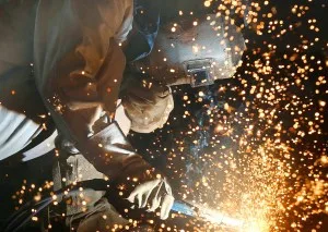 Atividade industrial da China acelera em agosto com melhora na demanda, aponta PMI