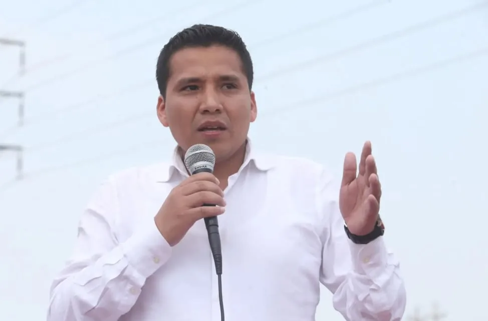Alcalde de Villa El Salvador tras ser pifiado y recibir barro: “Sedapal es responsable de todo, entiendo su malestar”