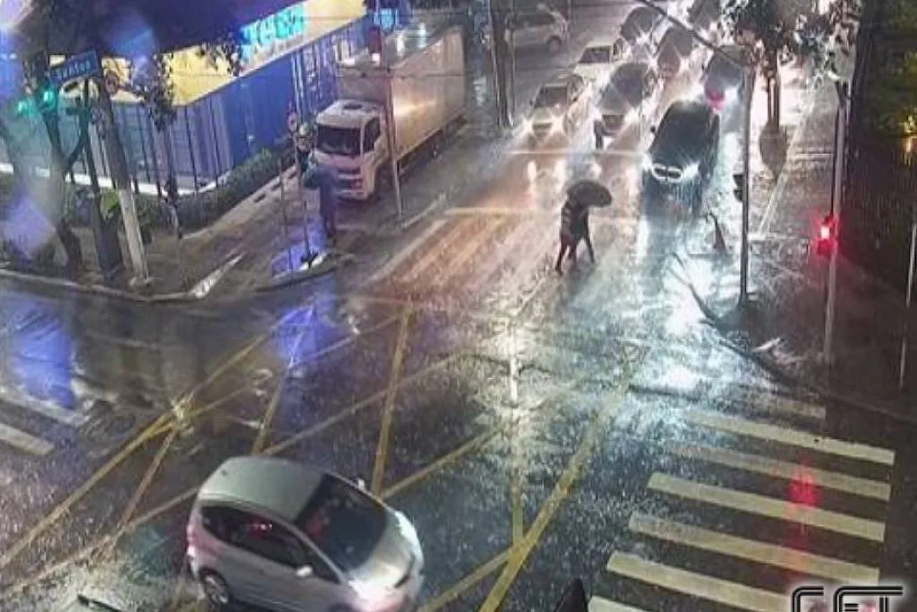 São Paulo tem alerta para chuva e temperatura máxima de 21°C nesta terça (1º)
