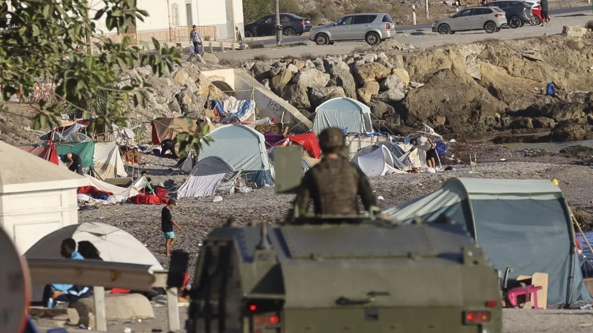 Detenidos 12 inmigrantes por participar en una emboscada contra un vehículo militar en Ceuta