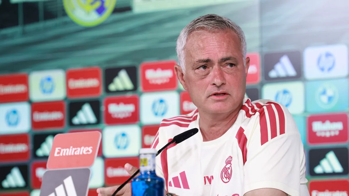 Mourinho, en su primera rueda de prensa: "El grupo perfecto no existe, pero estamos muy fuertes"