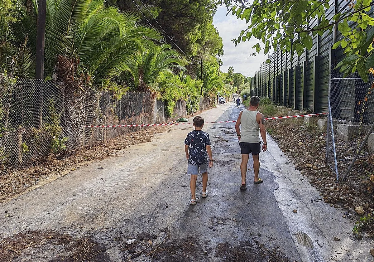 Fallecen una madre y su hija heridas al caerles encima un muro durante el temporal de Tarragona