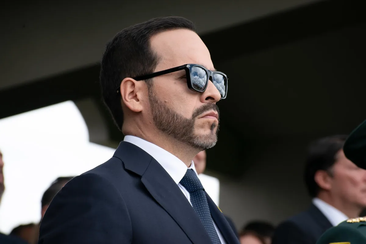De la Espriella pone fin oficialmente a los procesos de diálogo abiertos por Petro con grupos armados