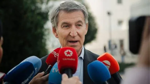 Feijóo arremete contra el pacto de PSOE y Frente Amplio en el Senado: "Coalición de desesperados"