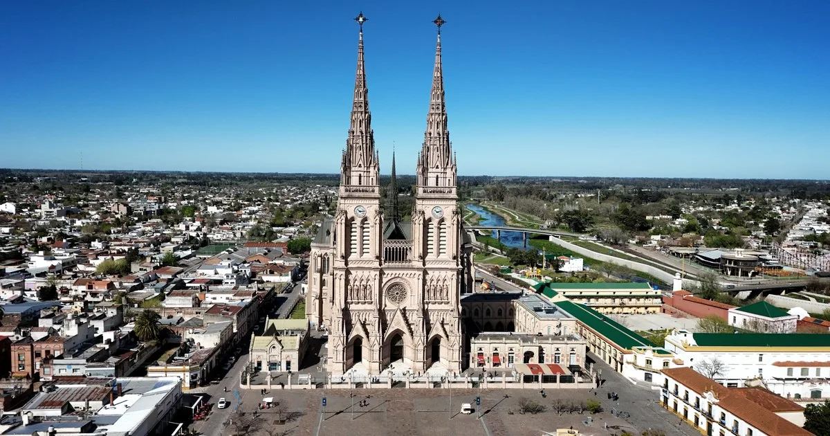 Luján, en vilo por la visita del Papa León XIV: las reservas no caen pero los comerciantes están preocupados