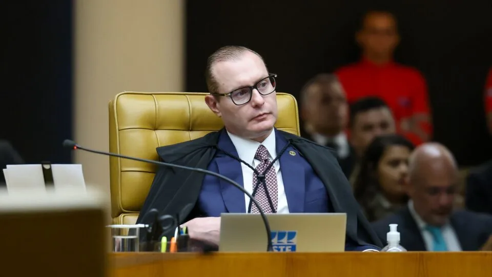 Zanin dá 48 horas para Anatel explicar falhas no acesso a aplicativos eleitorais