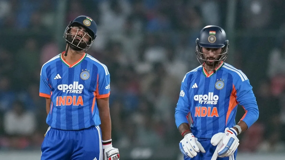5th T20I Live Score: Rain delays toss in Bengaluru, overs start reducing