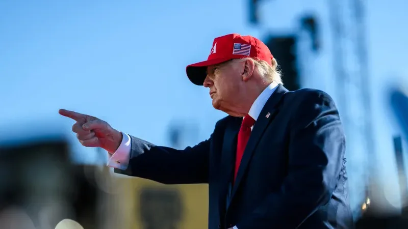 トランプ大統領が「SIではなくAI表記を使う者はすべて『敵』とみなす」と表明