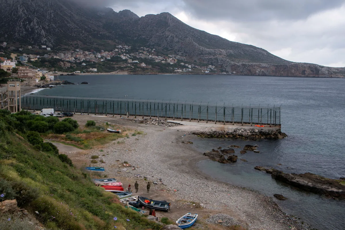 Governo espanhol muda de posição e permite saída de 500 menores de Ceuta