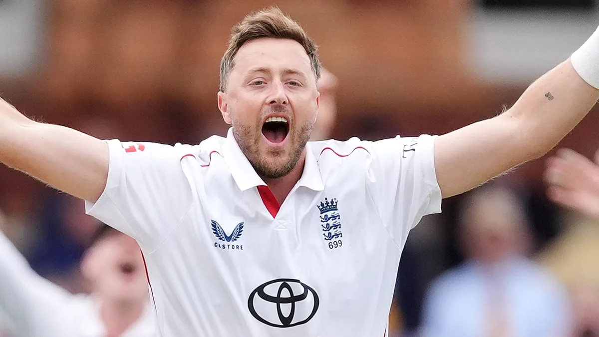 Box office Robinson and Archer star as England take 261-run lead vs Pakistan