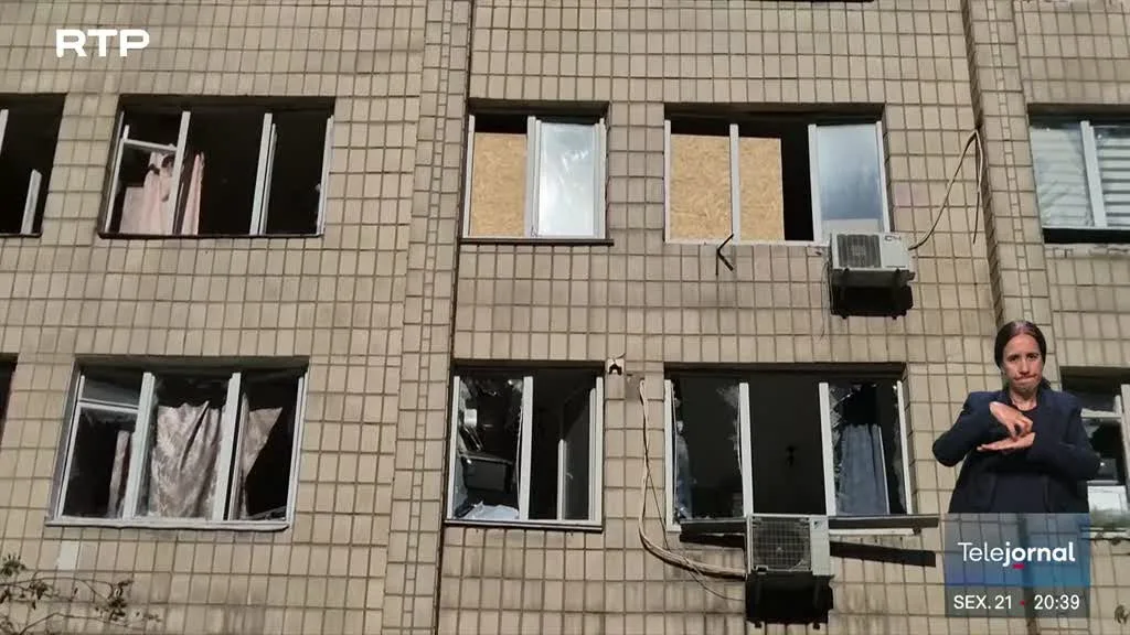 Rússia intensifica ataques. Zelensky admite falta de sistemas de defesa aérea