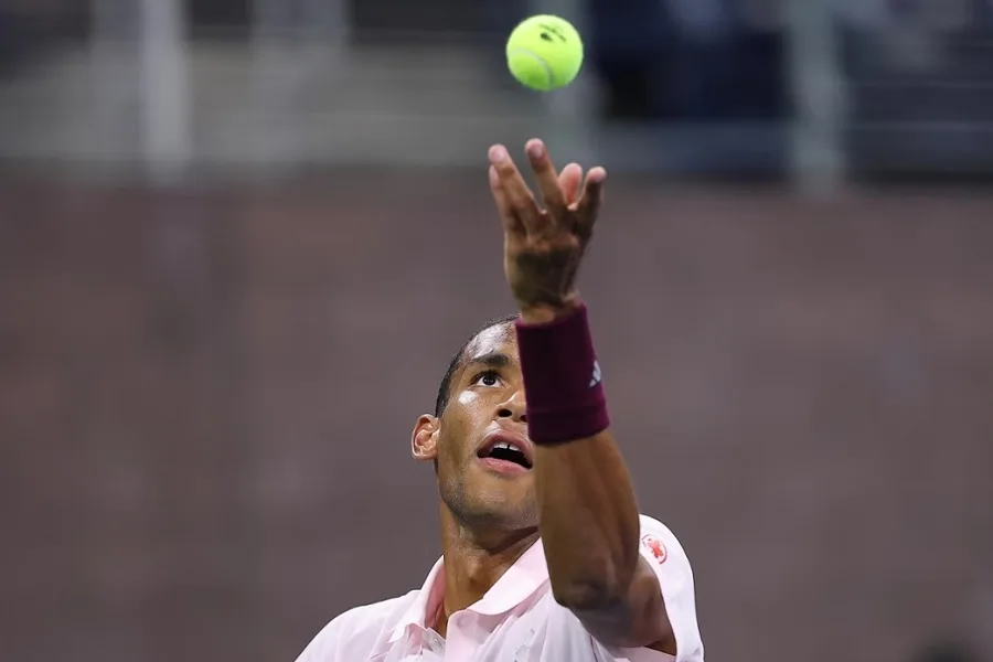 Aliassime, Khachanov, Tiafoe e Mensik vencem, Dimitrov é eliminado
