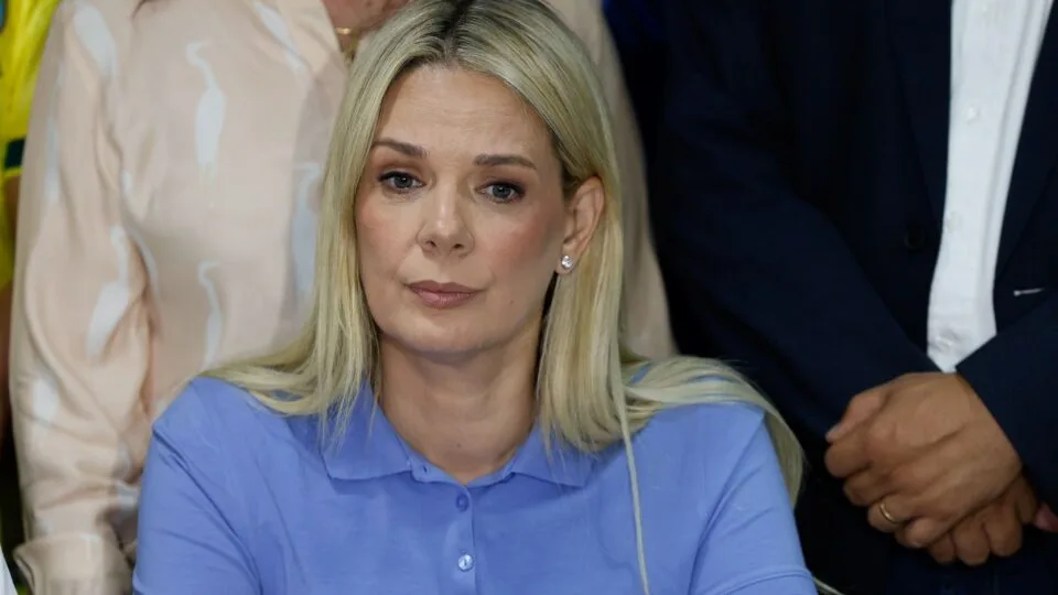 Quem é a amiga de Michelle Bolsonaro e ex-miss eleita vice-governadora do RJ