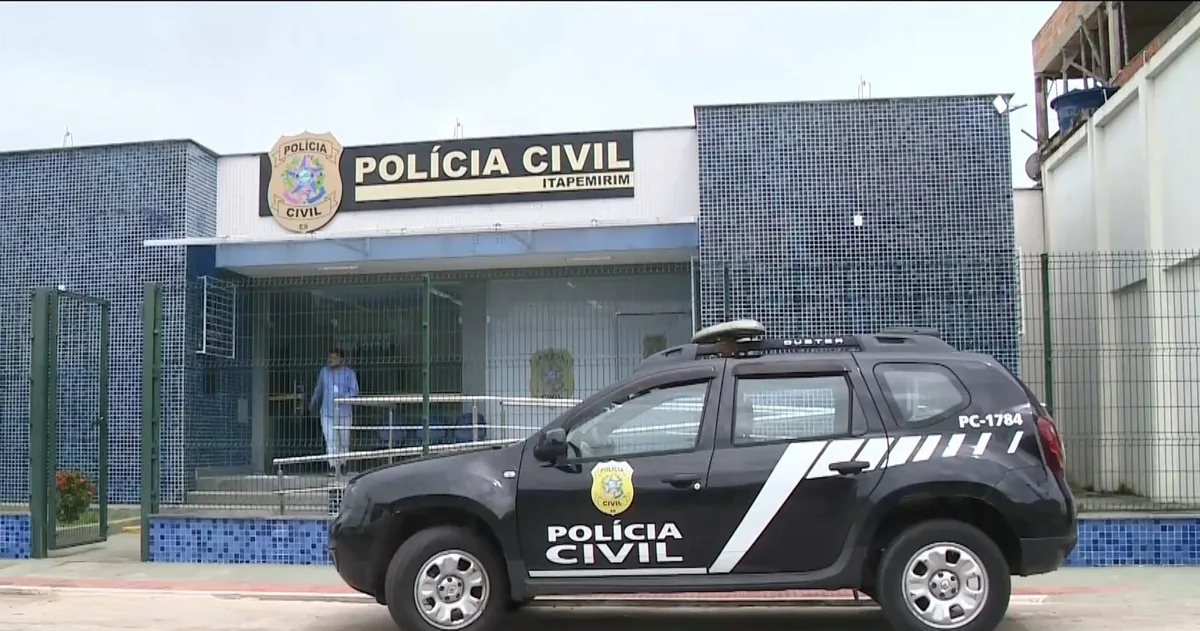 Jovem é morto a tiros por homens encapuzados no portão de casa no ES