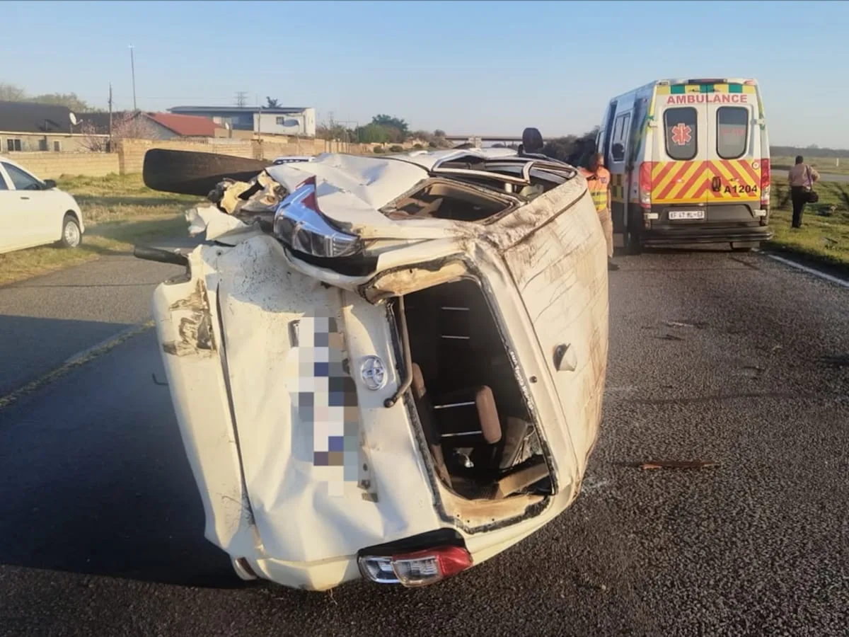 Two vehicles collide on N3 near Vosloorus, leaving two seriously injured