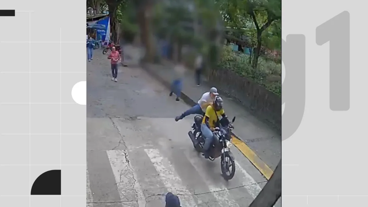 Estudante tem corrente de ouro de R$ 19 mil roubada na entrada da Universidade Católica de Pernambuco; VÍDEO