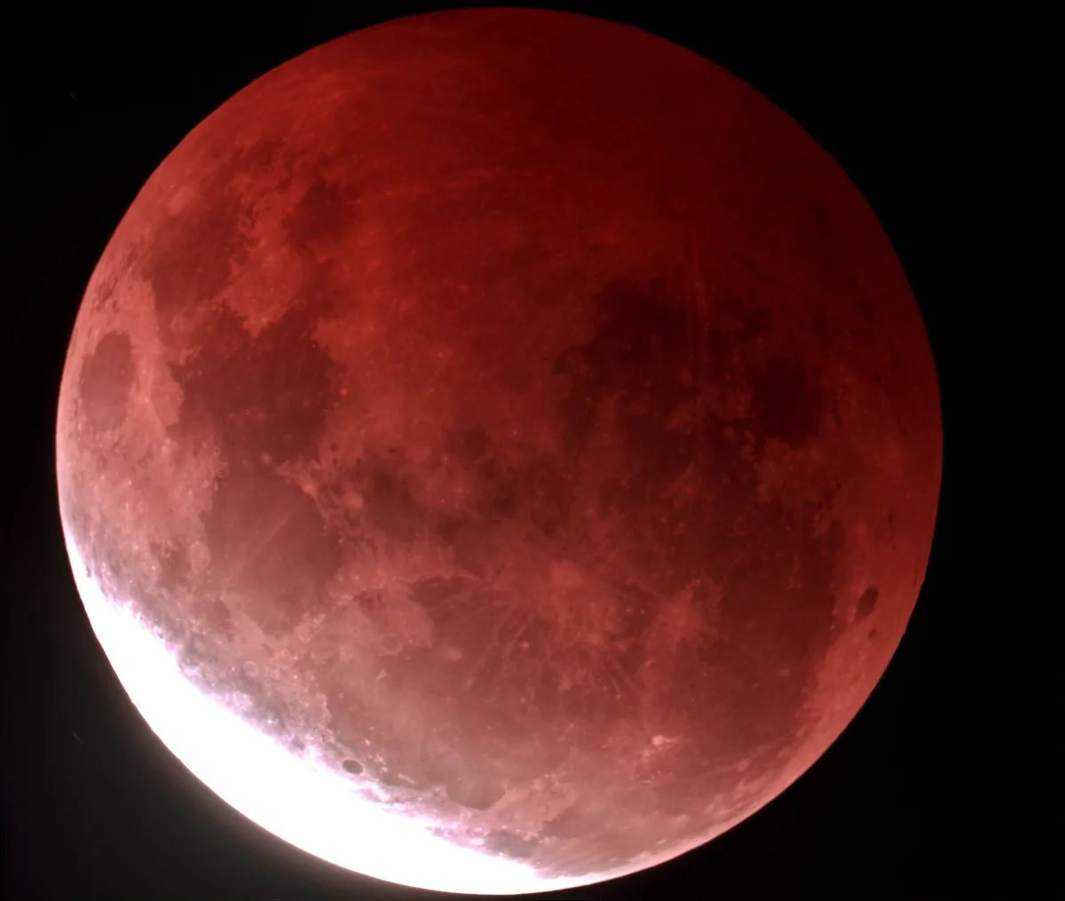 Así fue el eclipse lunar parcial en Colombia: a qué hora ocurrió y dónde fue visible