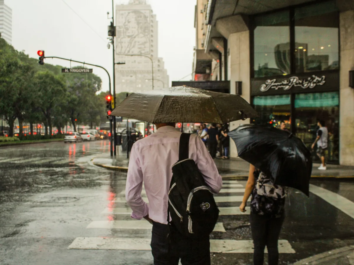 Según la psicología, quienes disfrutan los días de lluvia tienen menos estrés y logran concentrarse más en sus tareas