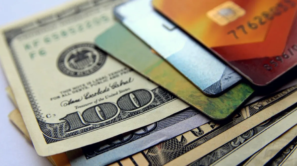 Dólar oficial y dólar tarjeta: banco por banco, a cuánto cotizan este miércoles 14 de octubre