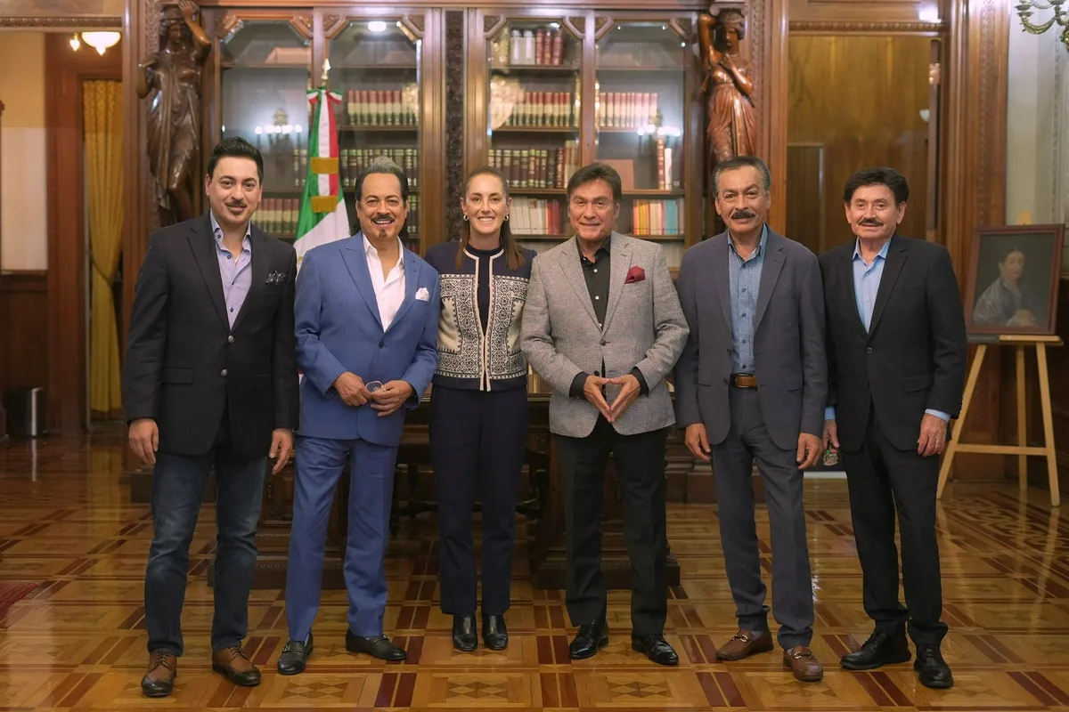 Claudia Sheinbaum recibe a Los Tigres del Norte en Palacio Nacional: “Nos sentimos muy orgullosos de sus éxitos”
