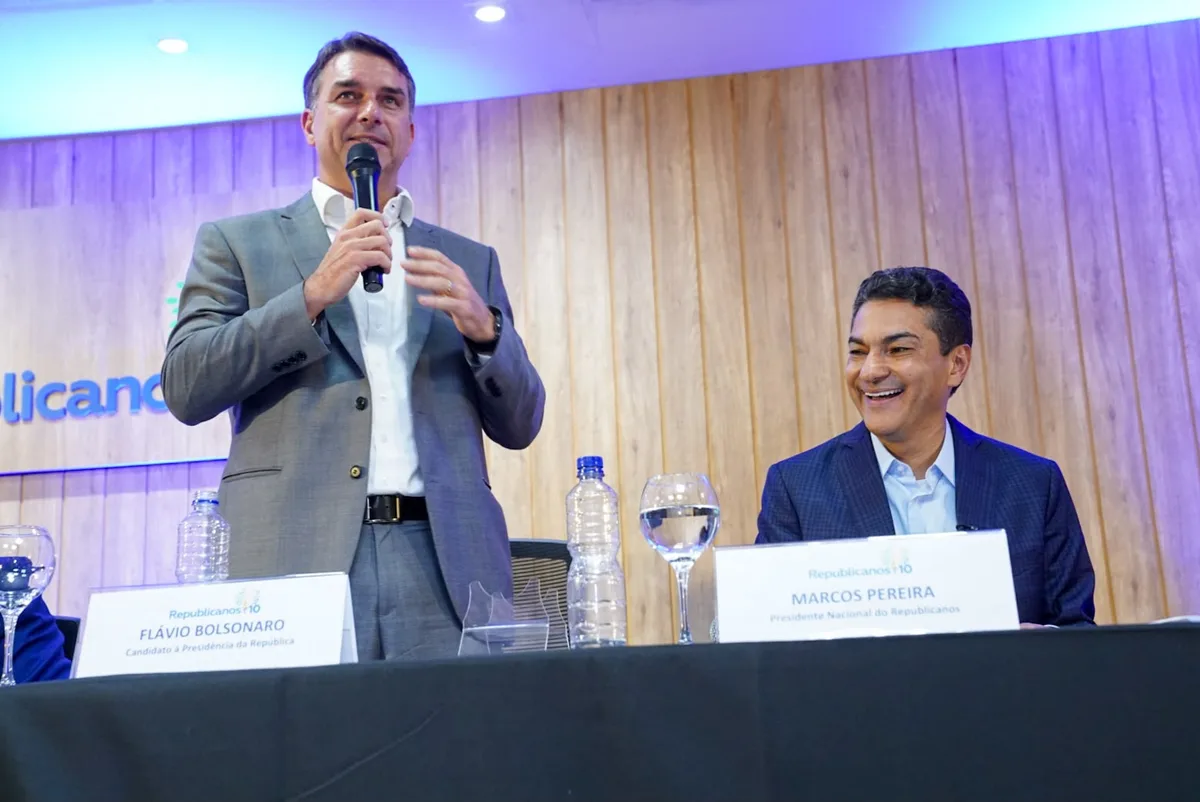 Republicanos pede a Flávio apoio à permanência de Hugo Motta