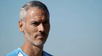 Carlos Vicens alerta para dificuldades e ambiente do estádio do Copenhaga