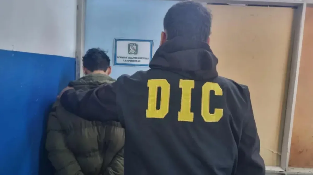 Una adolescente de 16 años quedó embarazada y denunció que sufría abusos desde los 14: detuvieron a su madre y a su padrastro