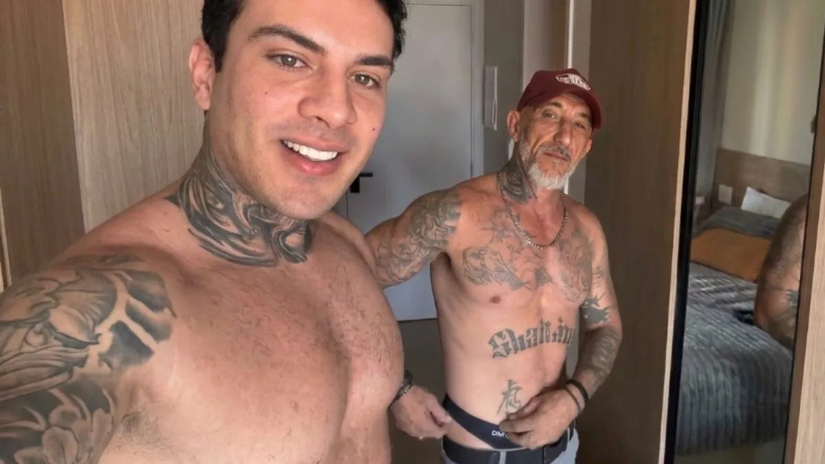 Cristian Cravinhos aparece de calcinha e anuncia cena com ator pornô