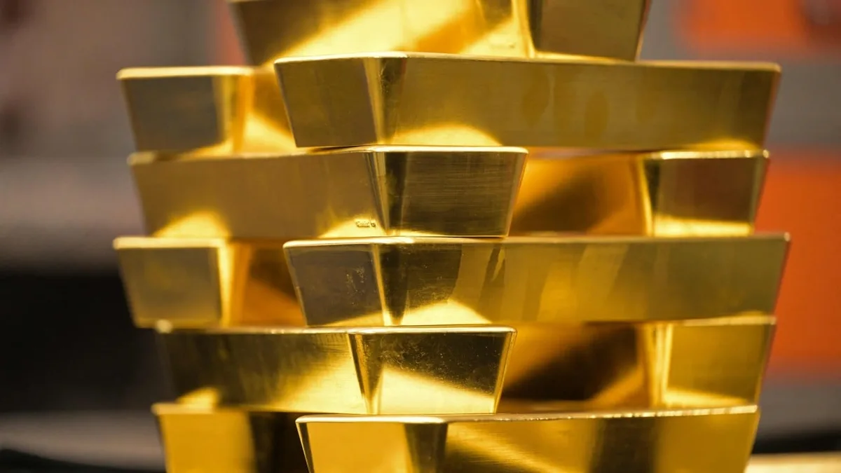 PBOC adds most gold in three years amid China pivot from US dollar