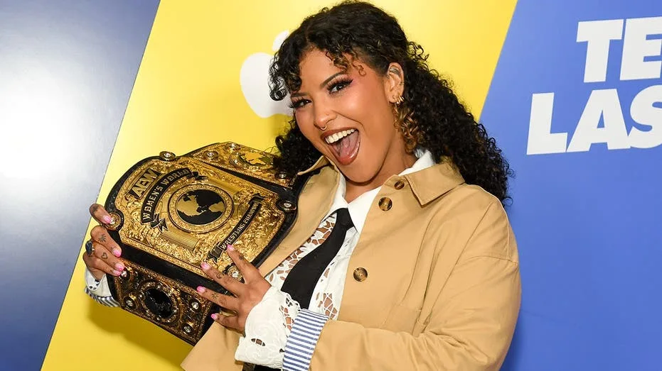 AEW women's champion Willow Nightingale heads to All In match with hand injury, vows to keep title