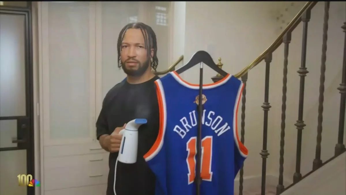 New York Knicks’ Jalen Brunson Steams His Jersey in Emmys Opening With Super Fan Mariska Hargitay