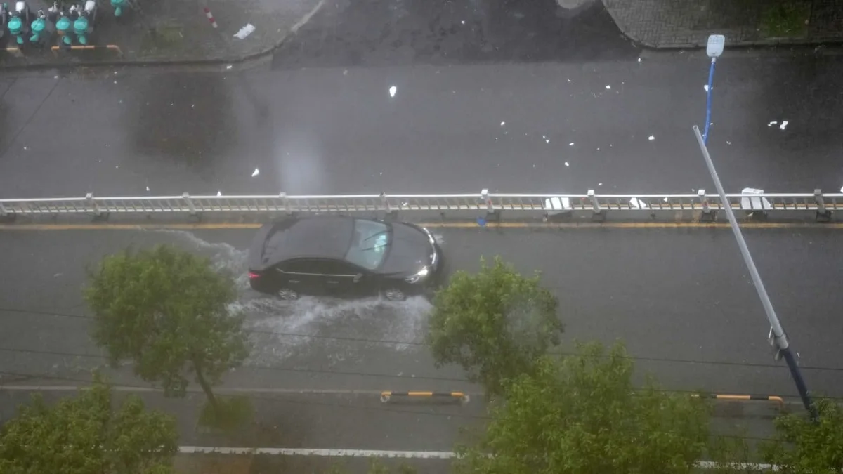 Storm travel chaos as Typhoon Saudel makes double landfall in China