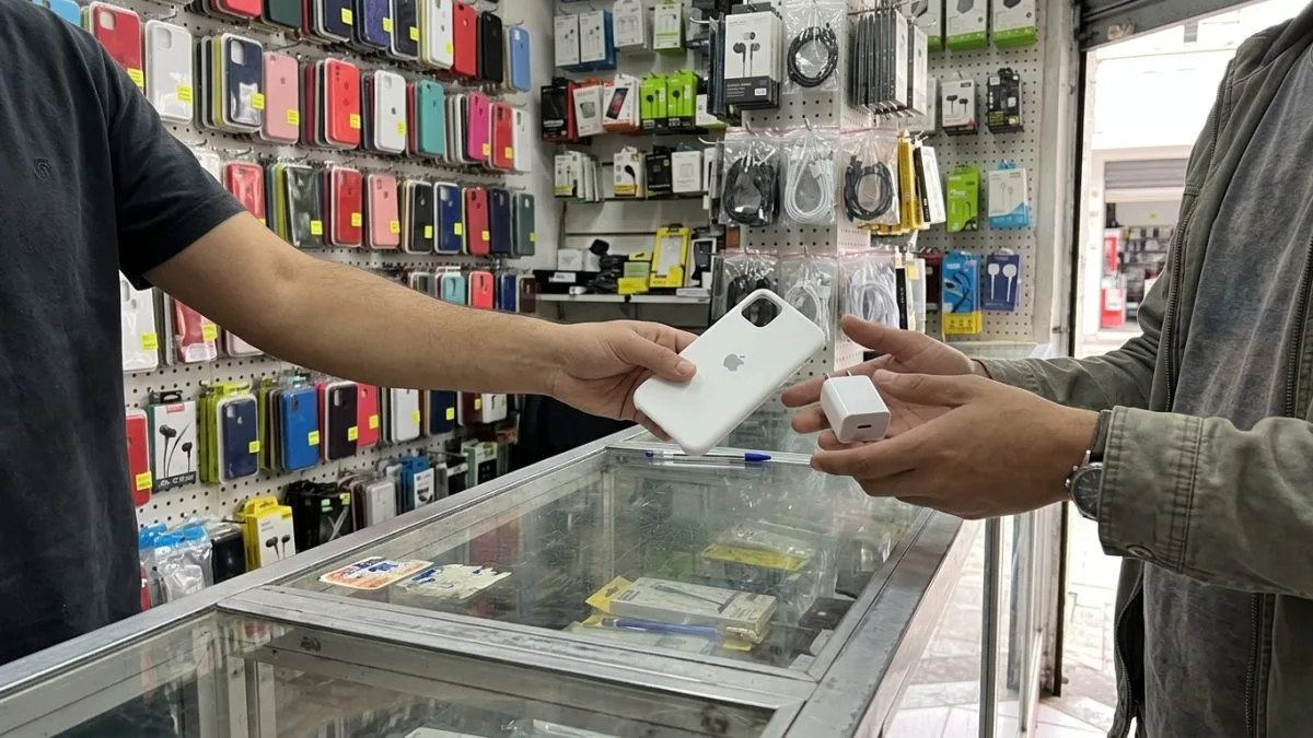 Mais de 3 mil acessórios falsificados que imitavam produtos da Apple são apreendidos em operação contra vendas irregulares