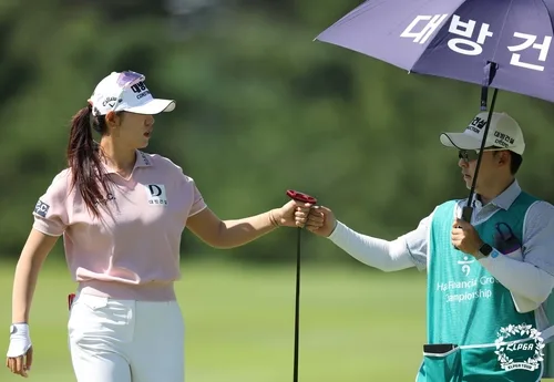 5타 줄인 김민선, KLPGA 하나금융그룹 챔피언십 3R 단독 선두