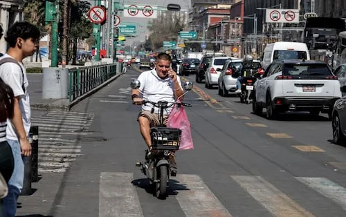 A partir del 20 de noviembre aplicarán multas a motos y bicis eléctricas; Semovi prevé que placas cuesten 355 pesos