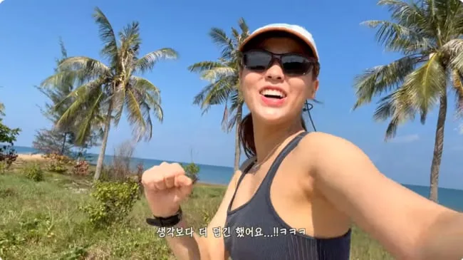 설현, 푸꾸옥서 포착된 '모닝 러닝'…민낯에도 빛나는 힐링 일상 ('KIMSEOLHYUN')