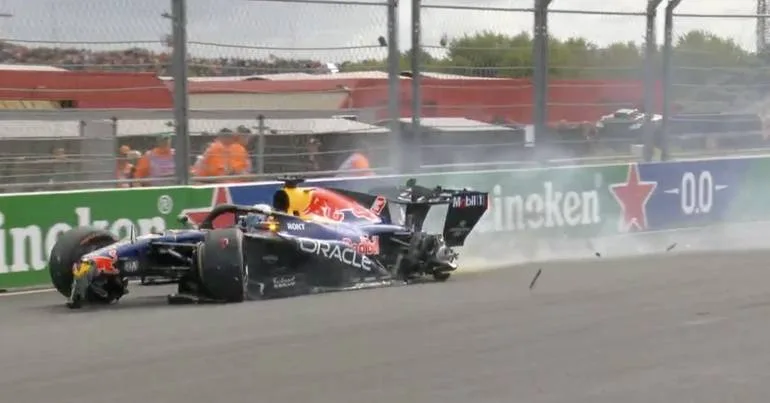 Acidente de Verstappen interrompe GP dos Países Baixos