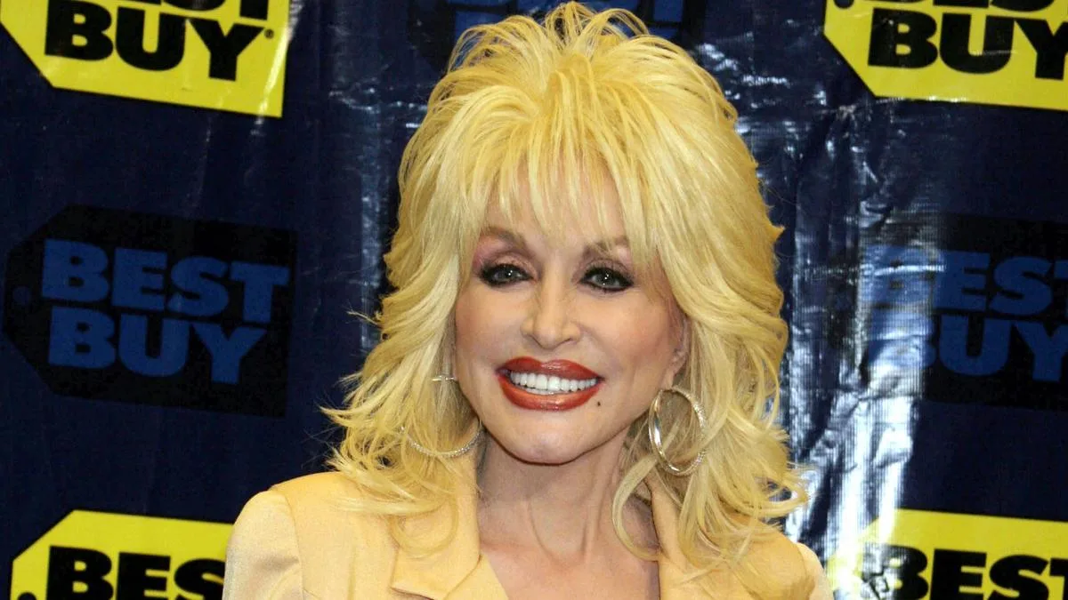 Dolly Parton musical to open on Broadway as planned