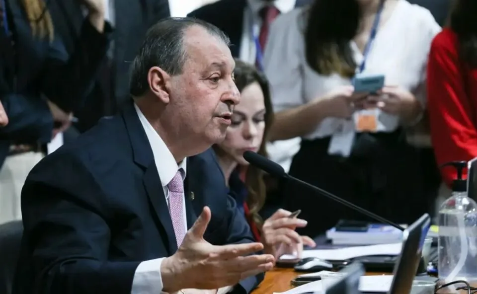 Relator mantém texto-base do fim da escala 6×1 no Senado para agilizar a votação