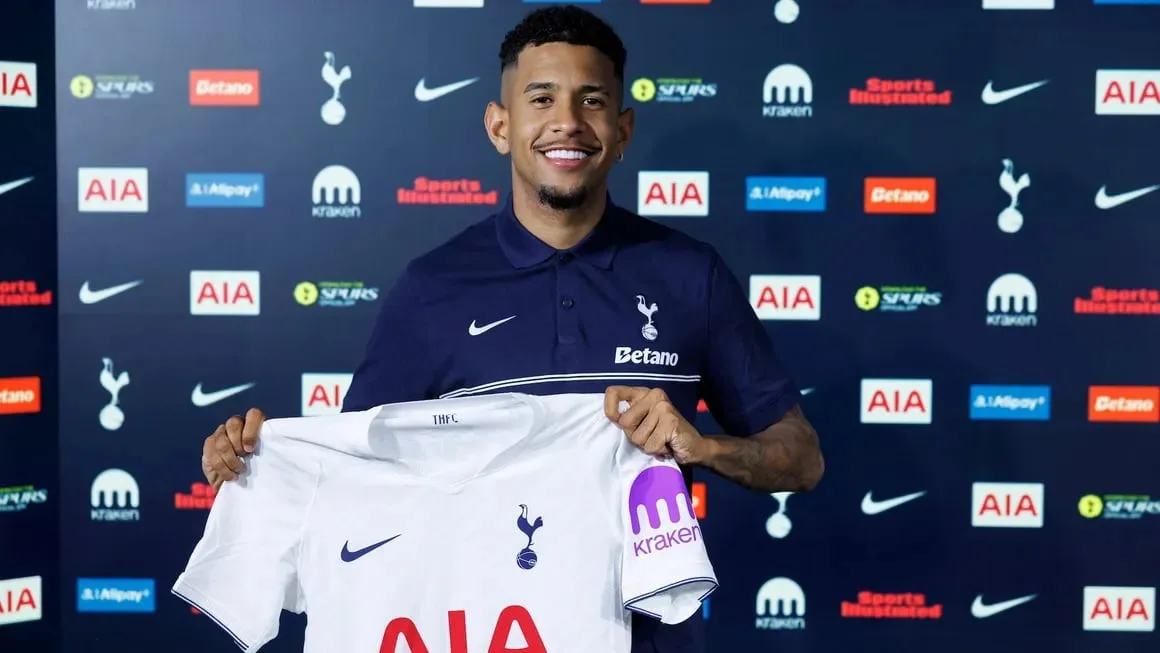 ¡Oficial: 100M€ por Savinho!
