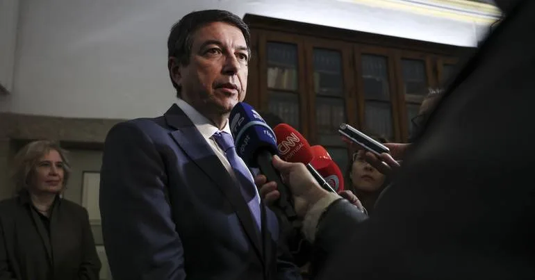 DE-SNS culpa Finanças por atrasos nas contratações