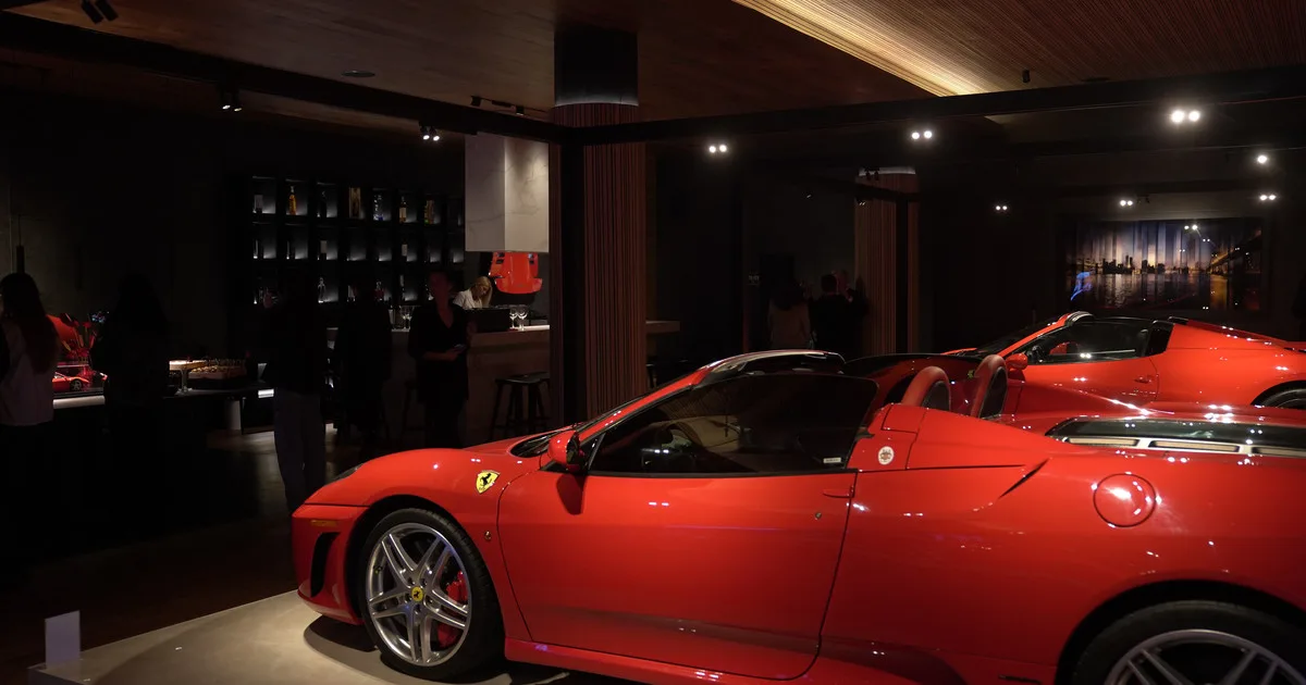 Los tres tesoros de la Fórmula 1 ocultos a 10 minutos del Obelisco: la historia de las Ferrari que duermen en Casa FOA