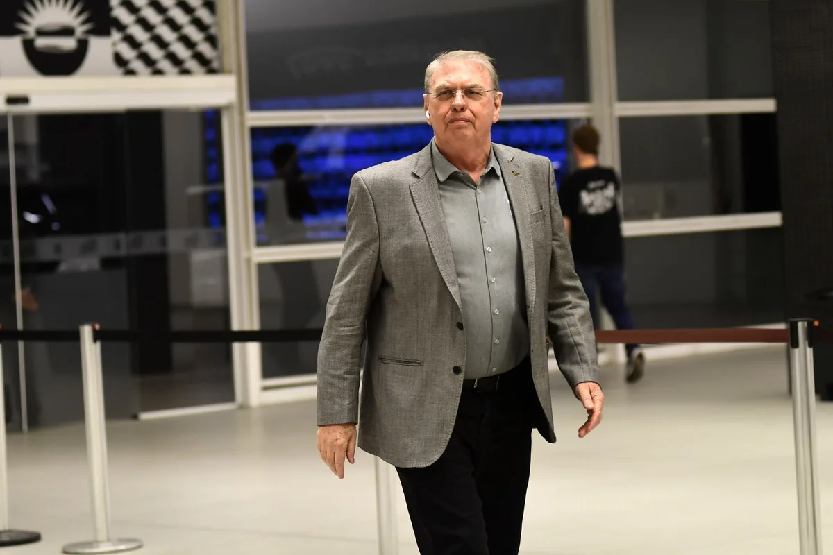 Stabile desiste de candidatura à presidência do Corinthians: "Poderia interferir na estabilidade"