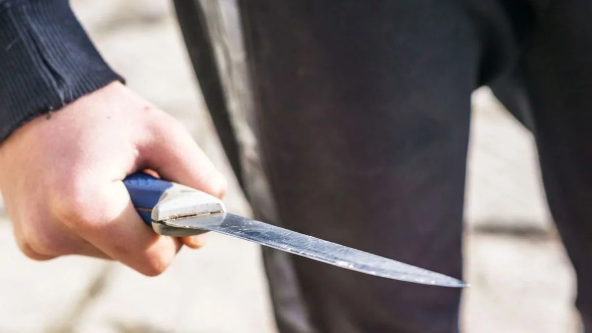 Ameaça a vizinhos termina em tiros e morte após homem avançar com faca contra policiais em SC