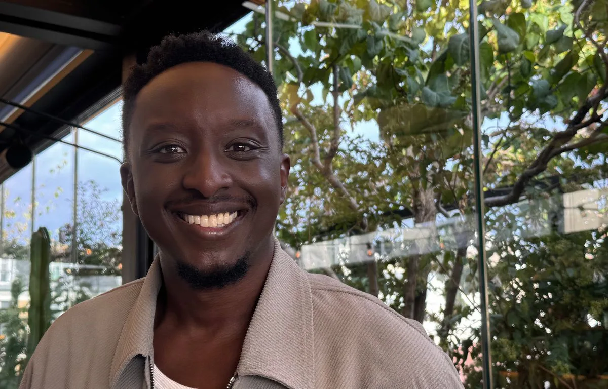 « Faire du seul en scène ça veut dire qu’on est seul face aux autres »… Ahmed Sylla face aux « fous du bus »