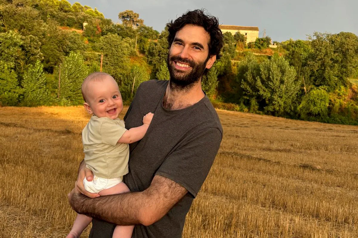 La decisión de Joan Tubau: "He cerrado un pódcast que funcionaba porque mi hijo no volverá a tener ocho meses"