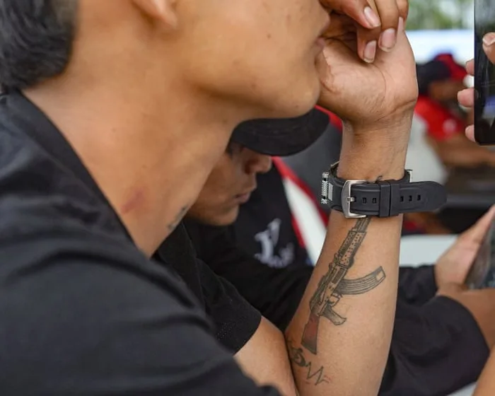 Was it a mistake for 99 Colombian guerrillas to lay down their arms?